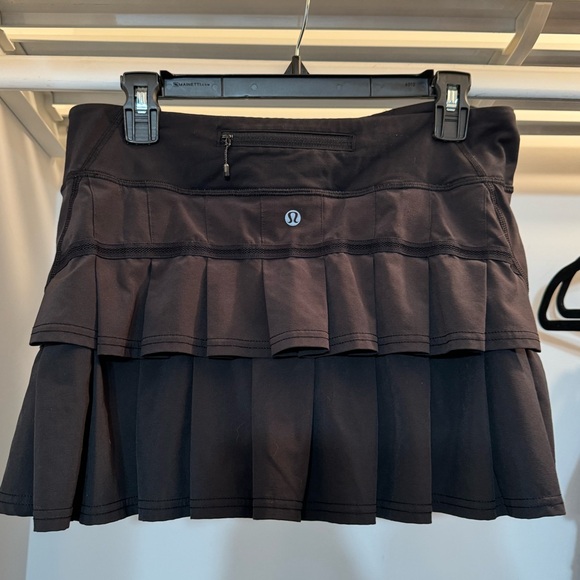 EUC Lululemon Pace Setter Skirt - Black - 6 - Picture 11 of 13